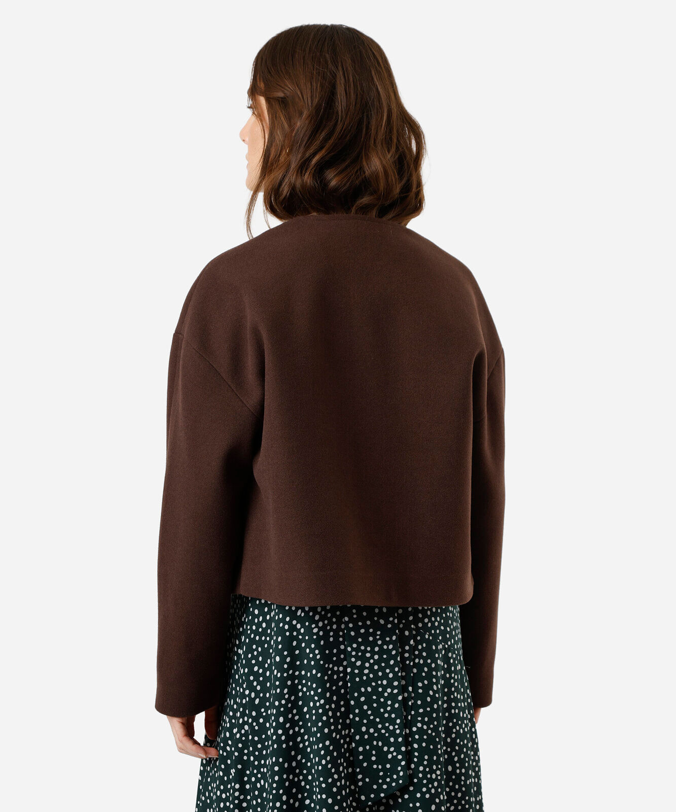 casaco feminino com bolsos texturizado marrom