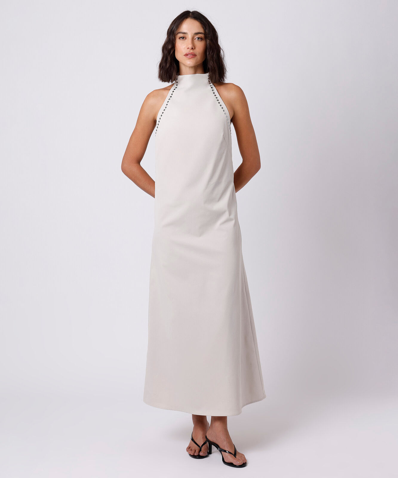 vestido midi frente única feminino com tachas mindset bege