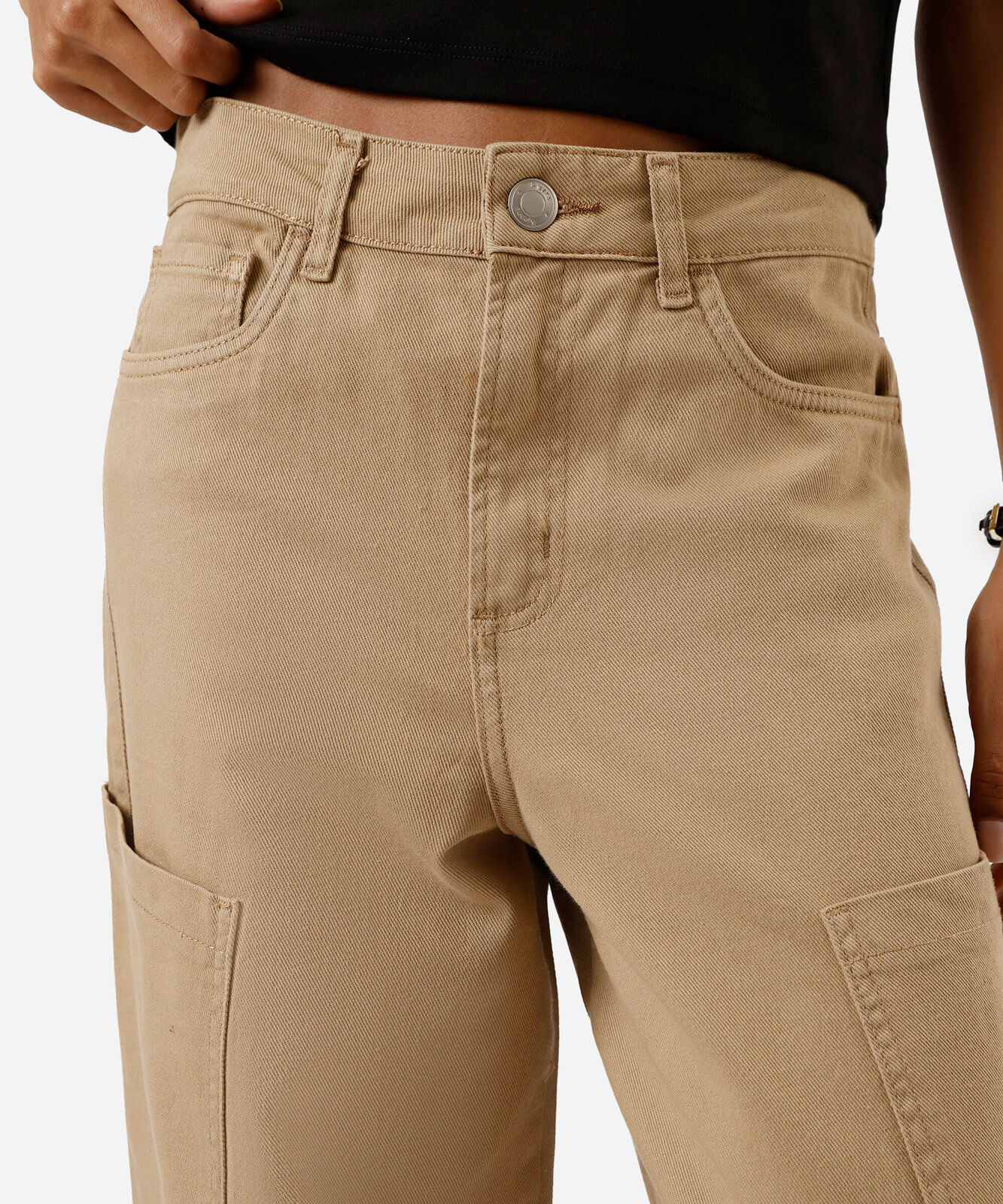 calça skater cargo feminina de sarja cintura média bege