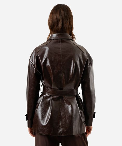 casaco feminino de poliuretano com amarração marrom