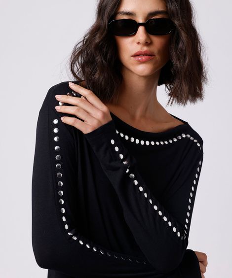 blusa feminina de viscose decote canoa com tachas mindset preta