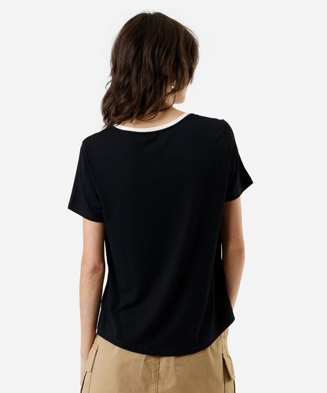 blusa de viscose decote bicolor preta
