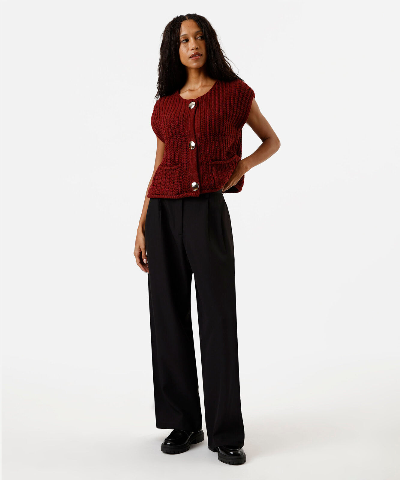 colete feminino de tricot com bolsos vinho