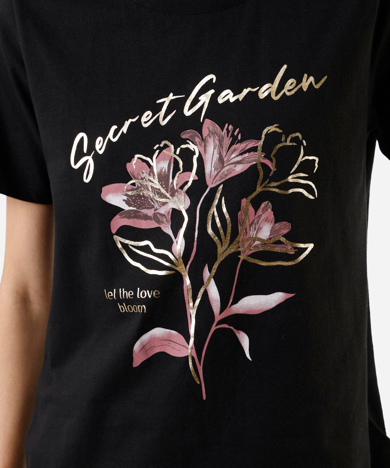 camiseta feminina de algodão secret garden preta