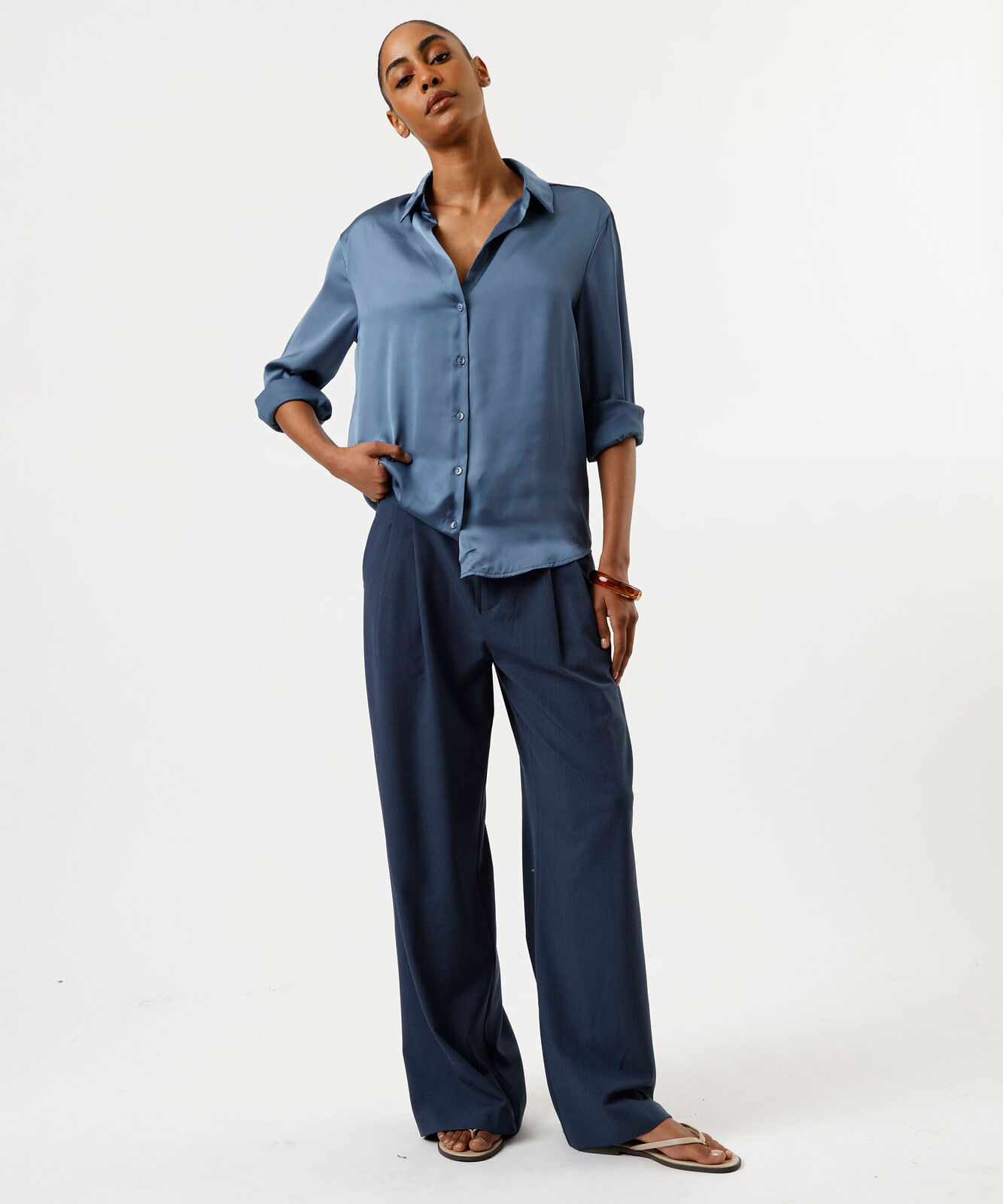 camisa feminina manga longa acetinada azul