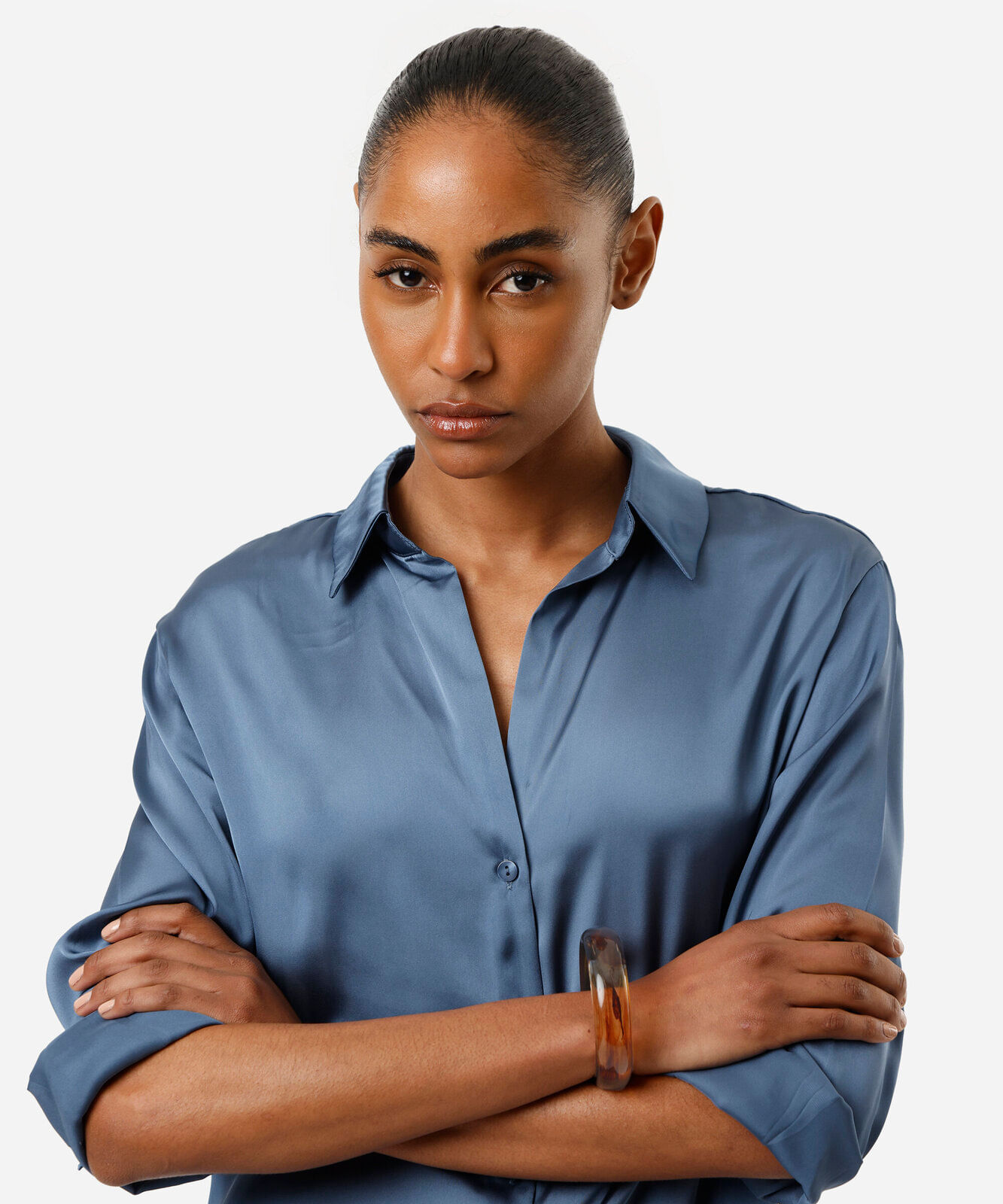 camisa feminina manga longa acetinada azul