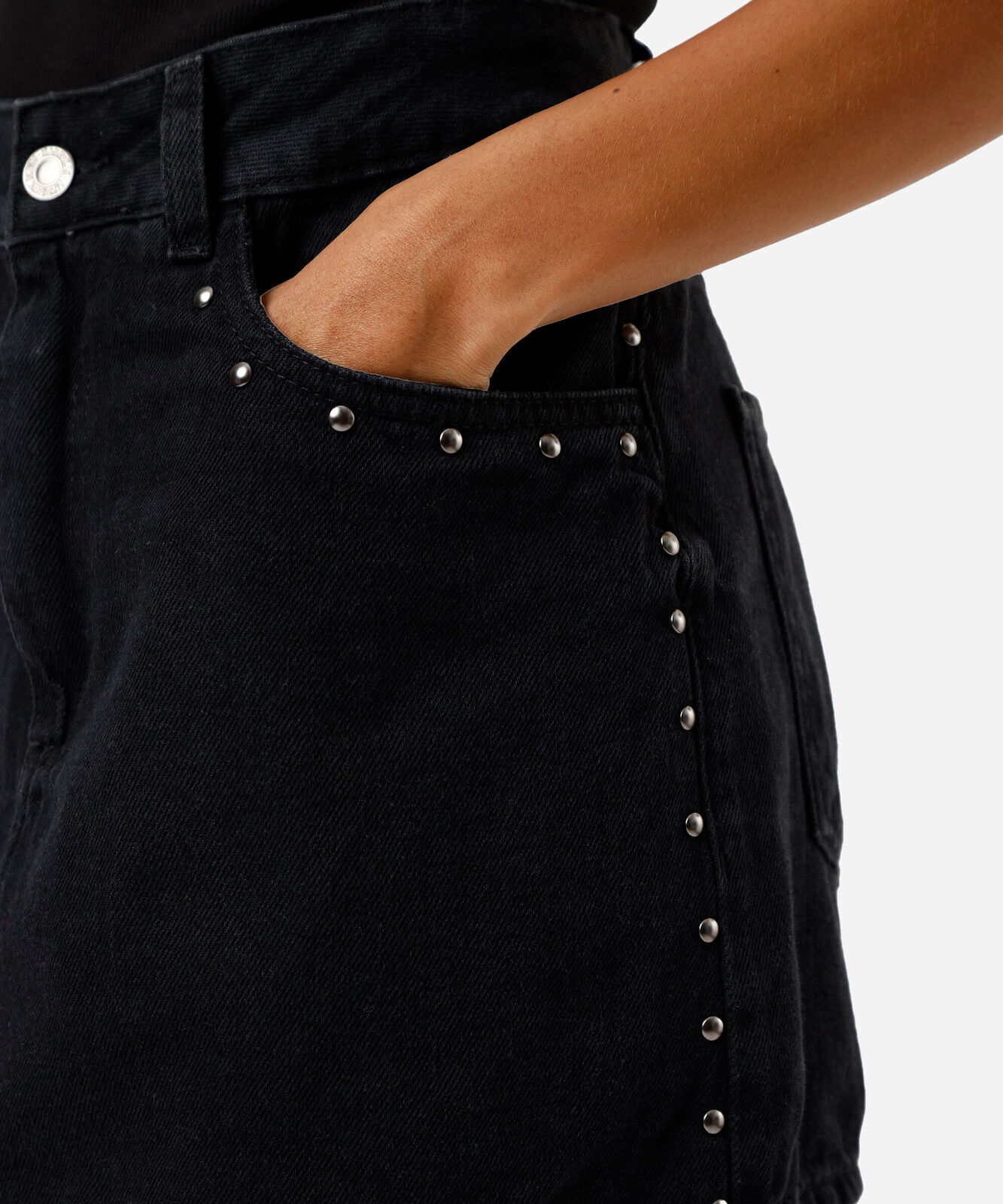 mini short saia feminino jeans com tachas cintura média preto