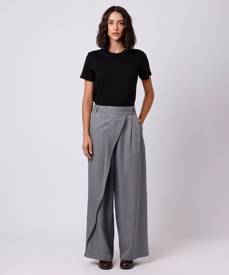 calça de alfaiataria feminina cós transpassado risca de giz cinza