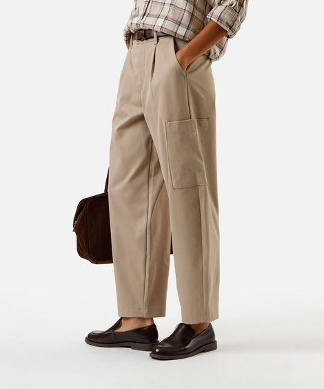 calça cargo de alfaiataria feminina com pregas bege