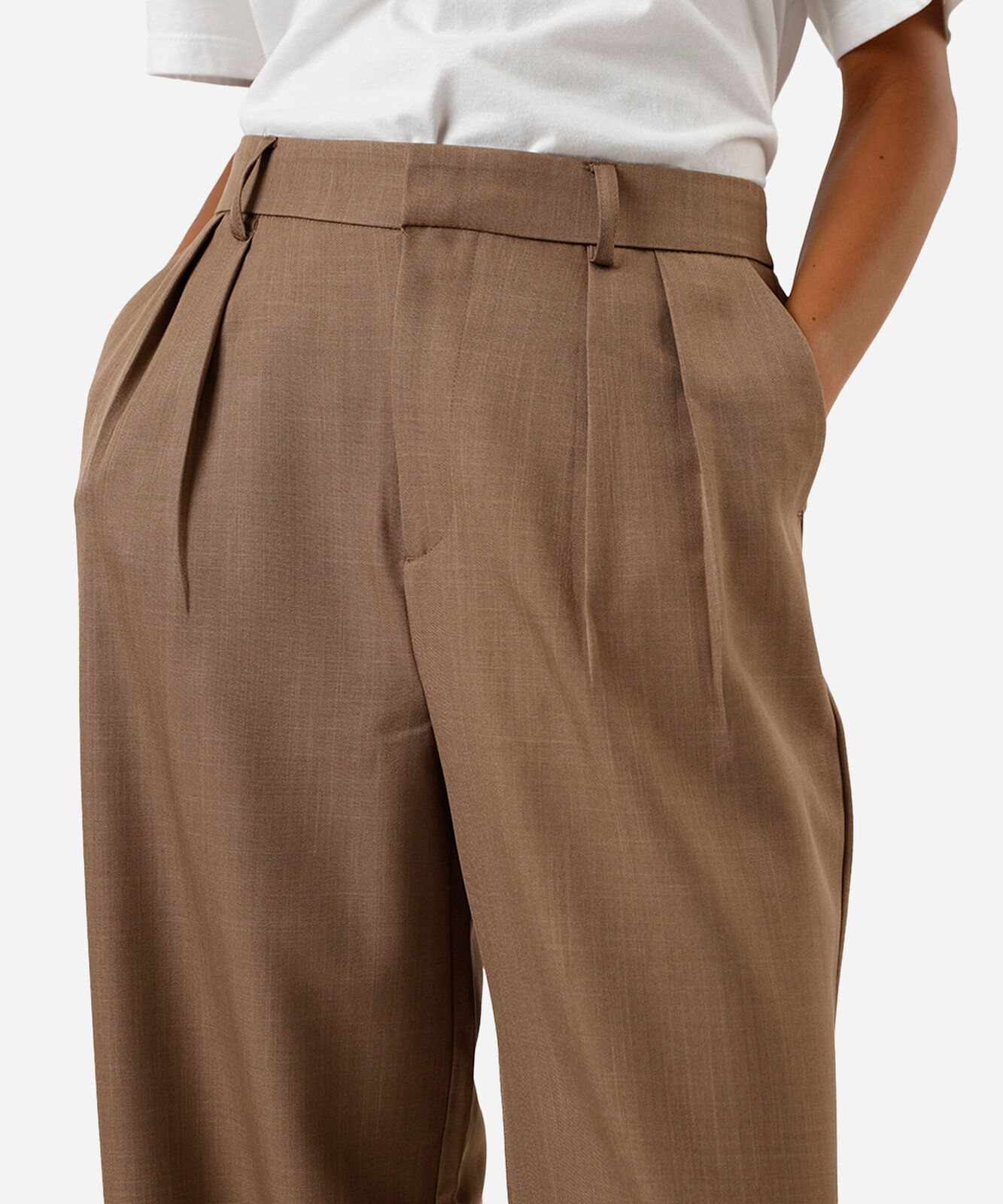 calça baggy de alfaiataria feminina com pregas marrom