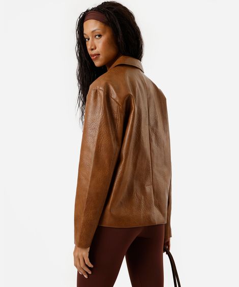 blazer oversized feminino de poliuretano com bolsos marrom