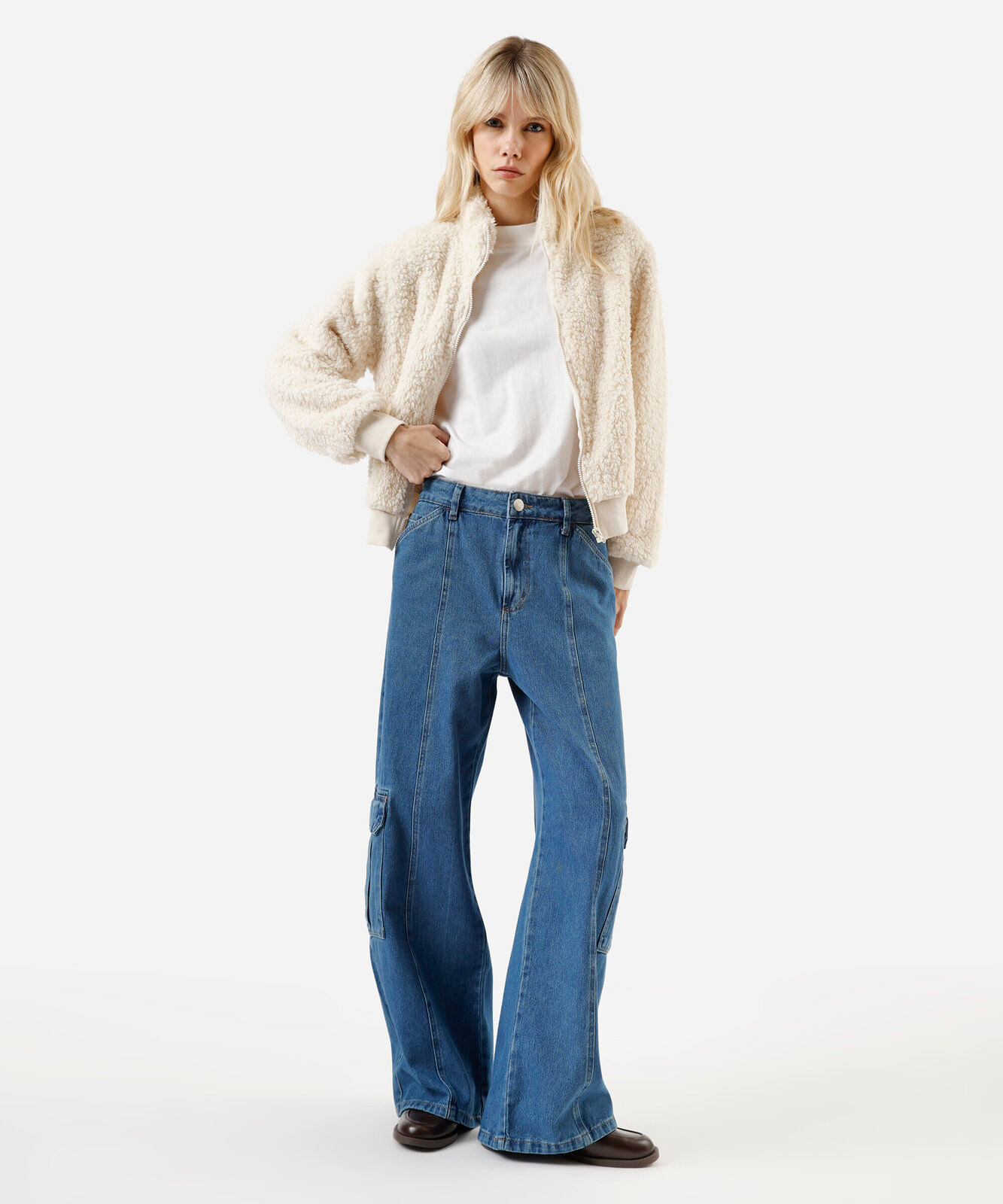 jaqueta sherpa gola alta com bolsos off white
