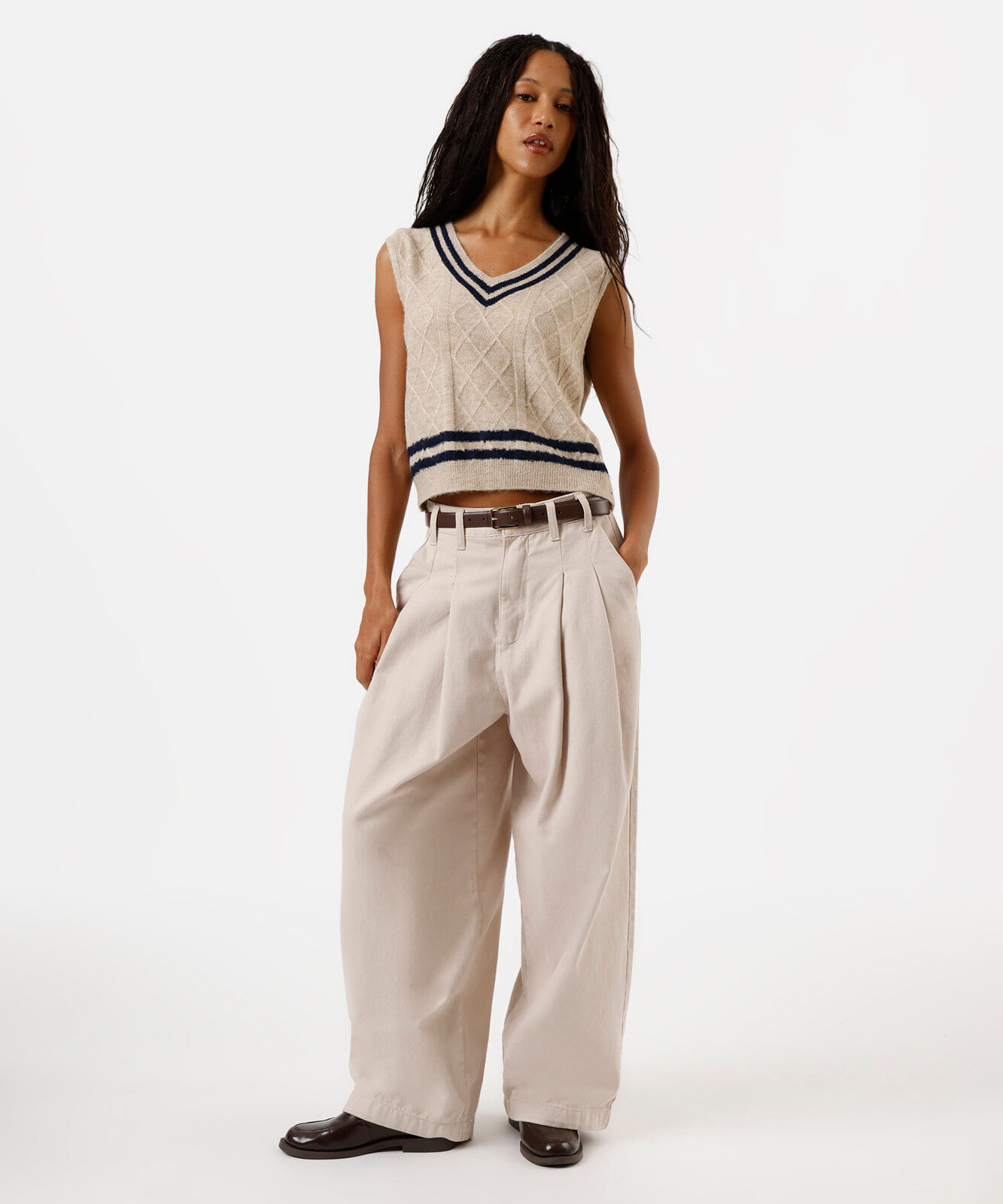 colete feminino de tricot decote v texturizado azul