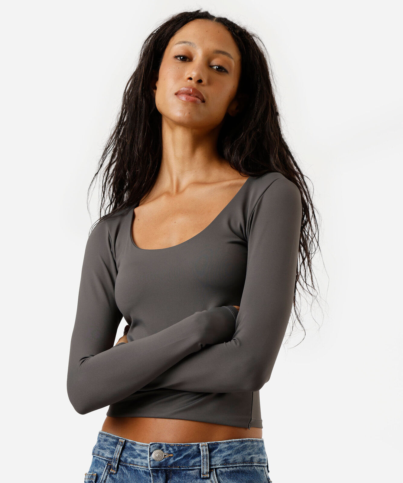 blusa cropped feminina de poliamida decote redondo manga longa cinza