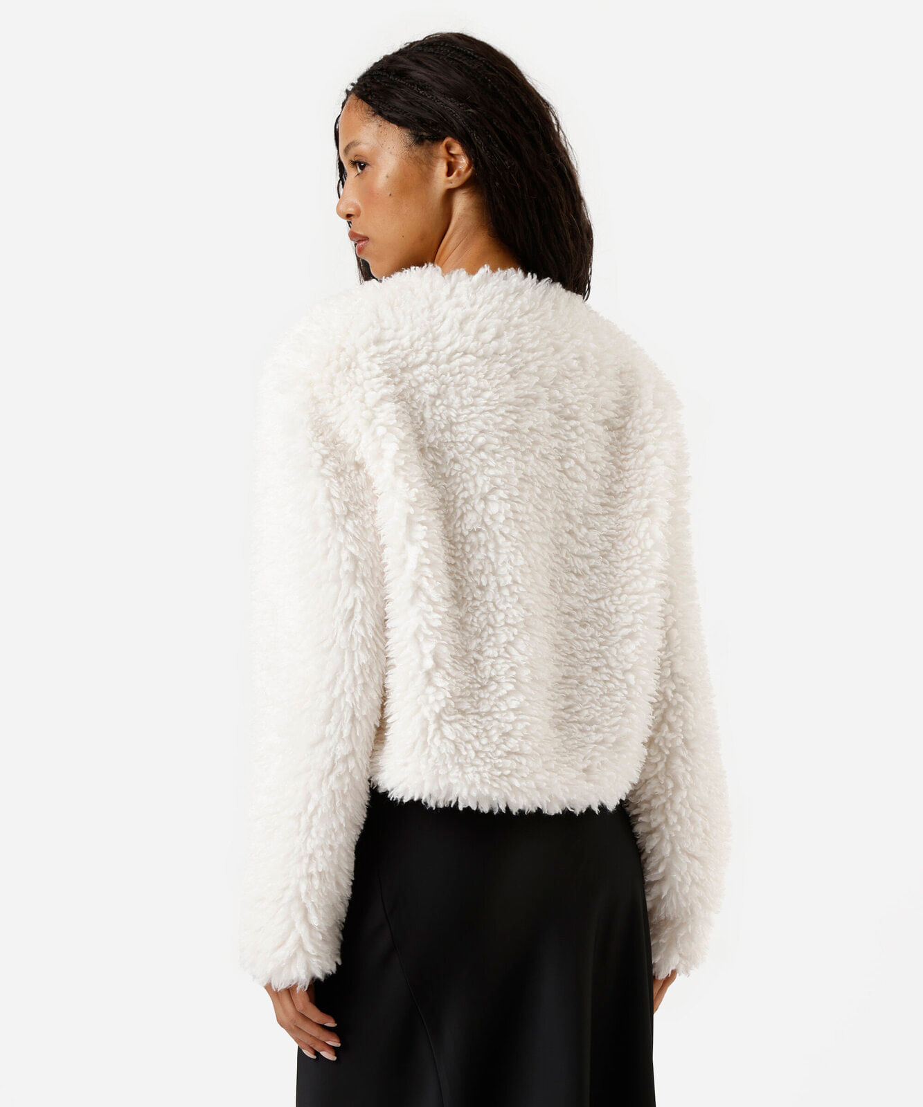 casaco cropped feminino de pelúcia off white