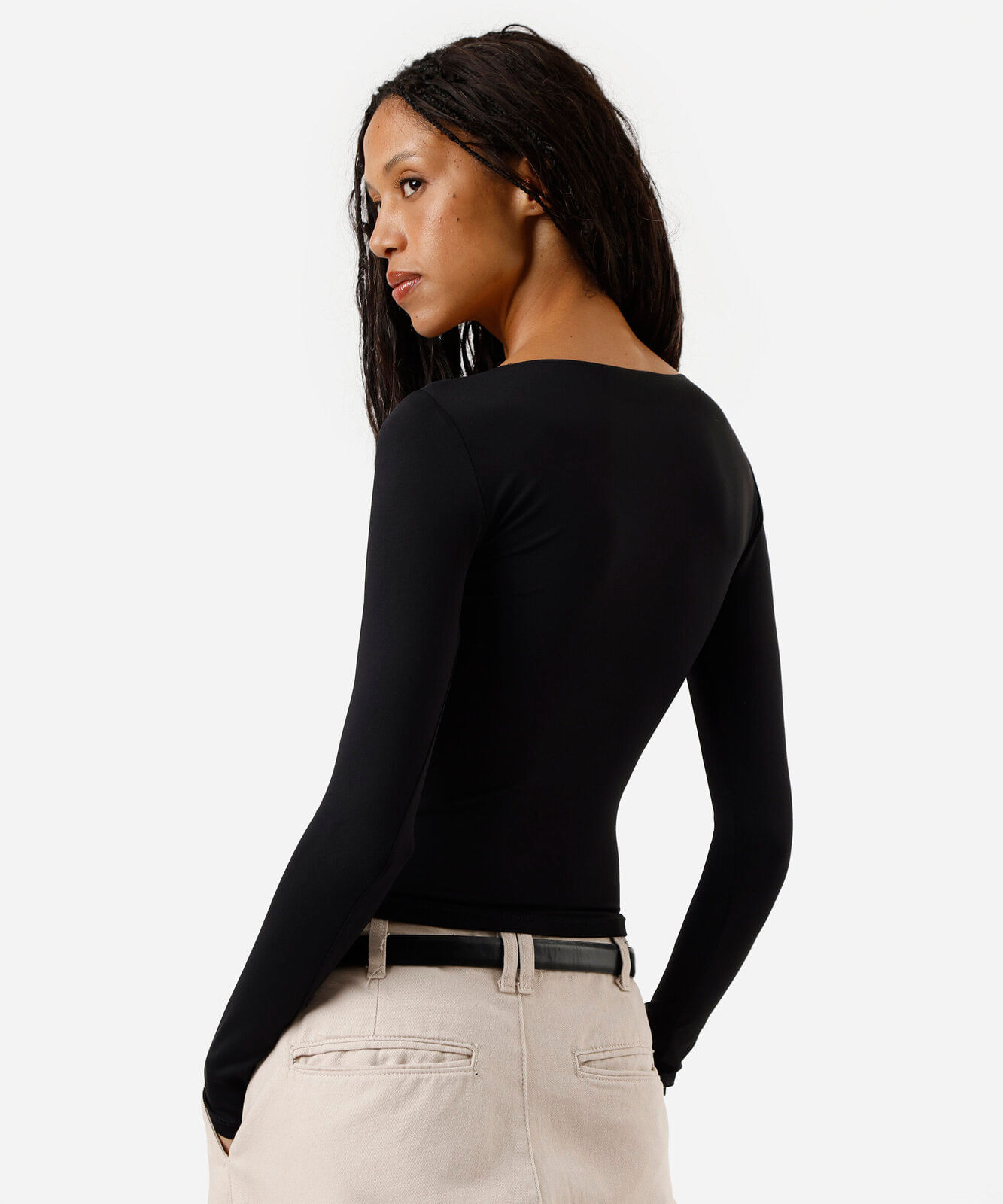 blusa cropped feminina de poliamida decote redondo manga longa preta