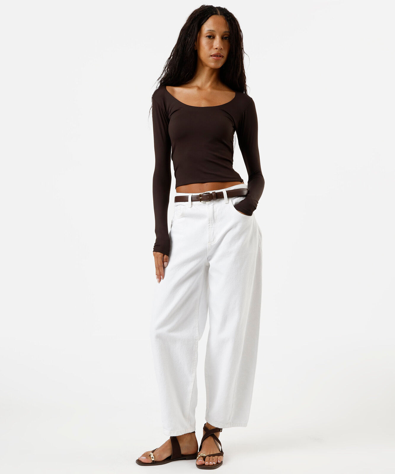blusa cropped feminina de poliamida decote redondo manga longa marrom
