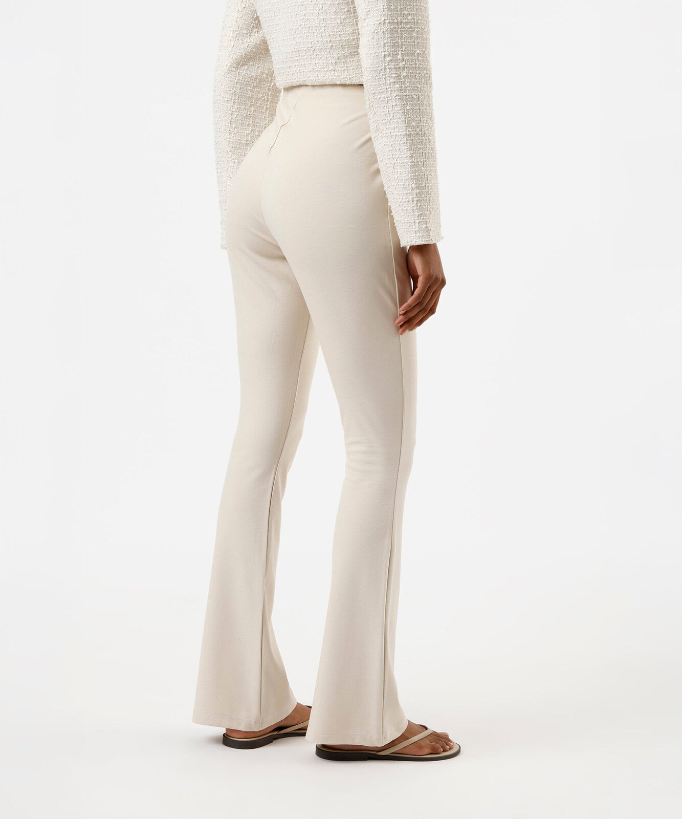 calça flare feminina com viscose cós elástico bege