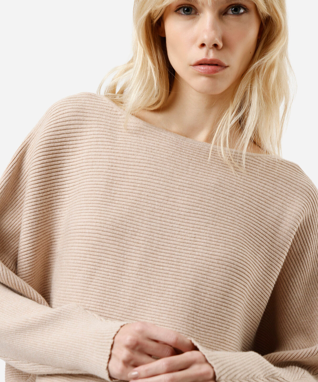 suéter amplo feminino de tricot canelado bege