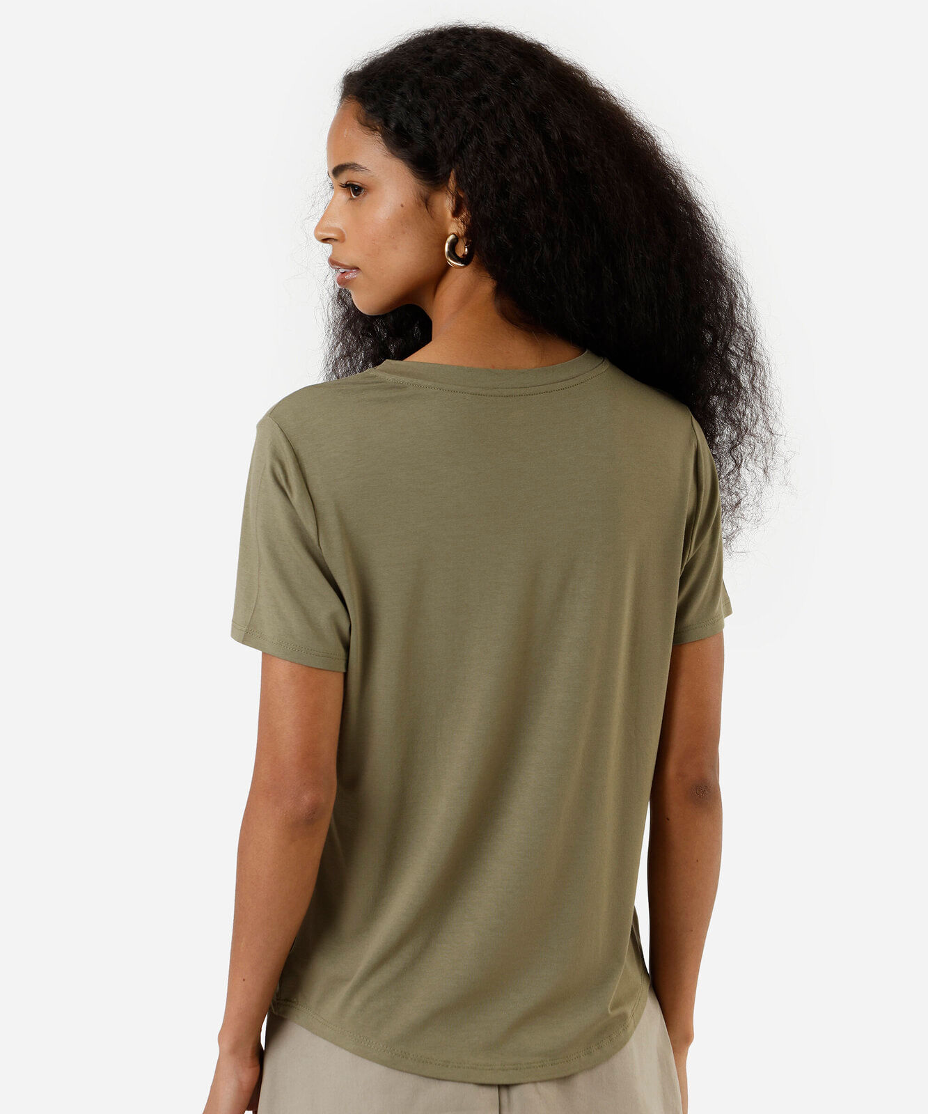 camiseta básica manga curta decote v verde