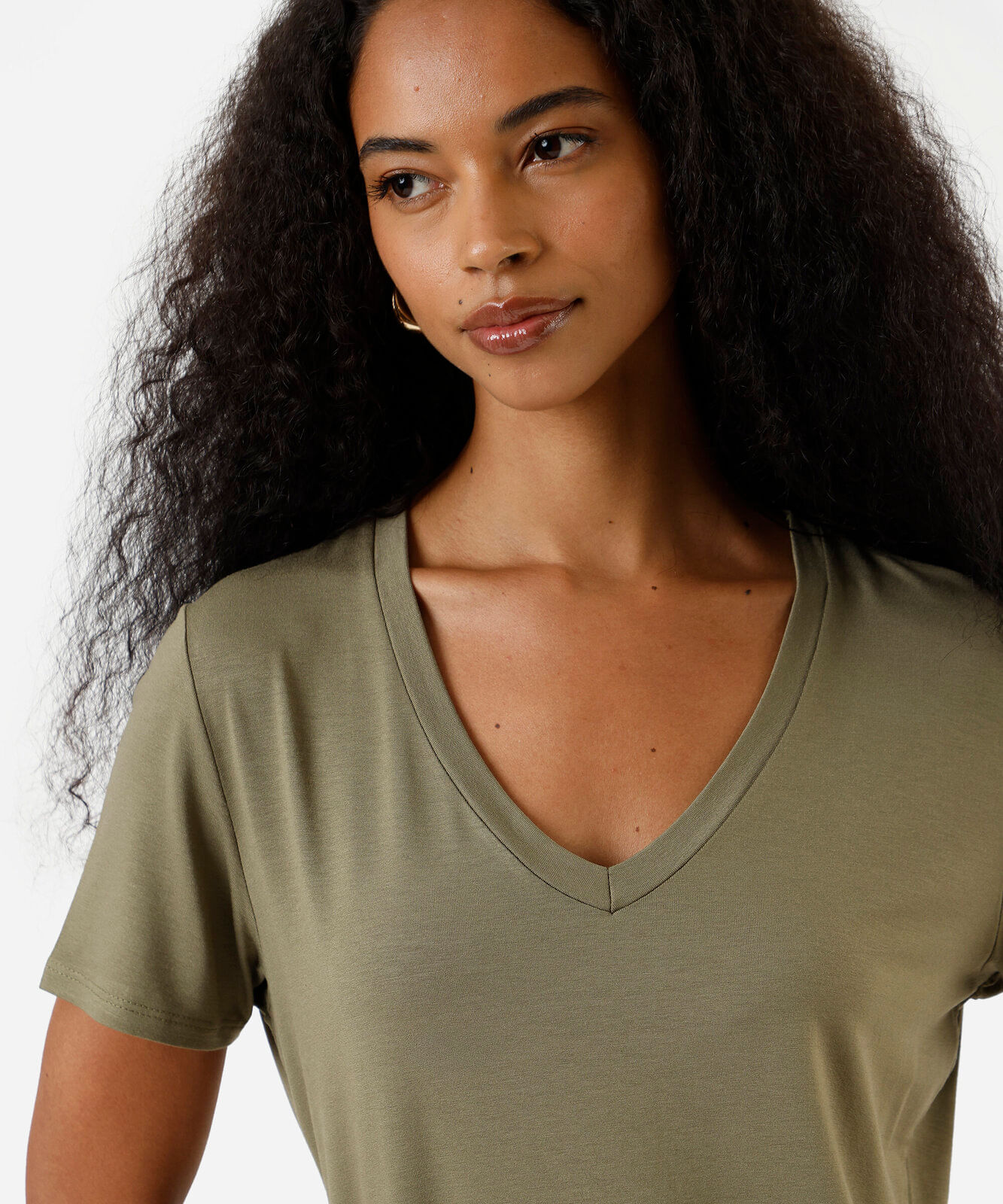 camiseta básica manga curta decote v verde