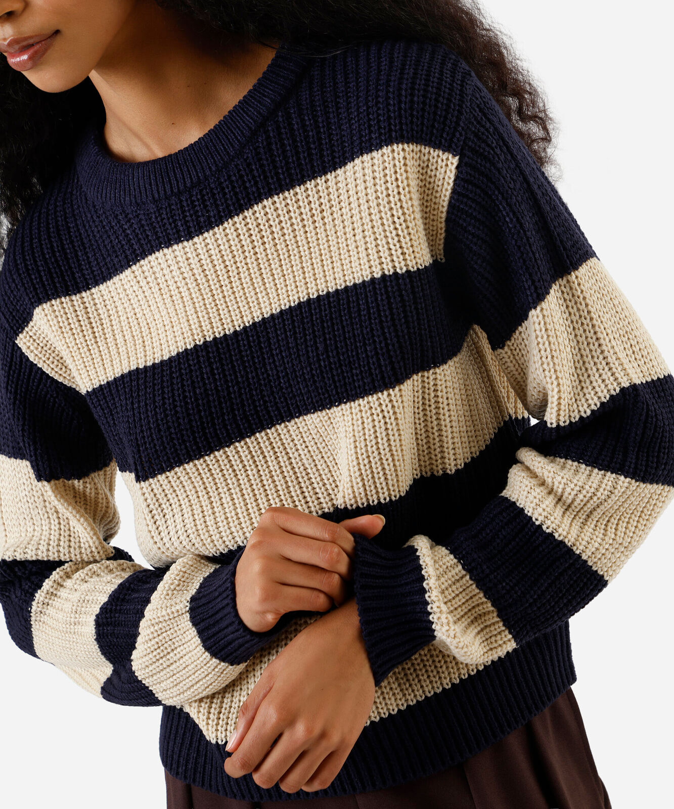 suéter feminino de tricot gola redonda  listrado azul