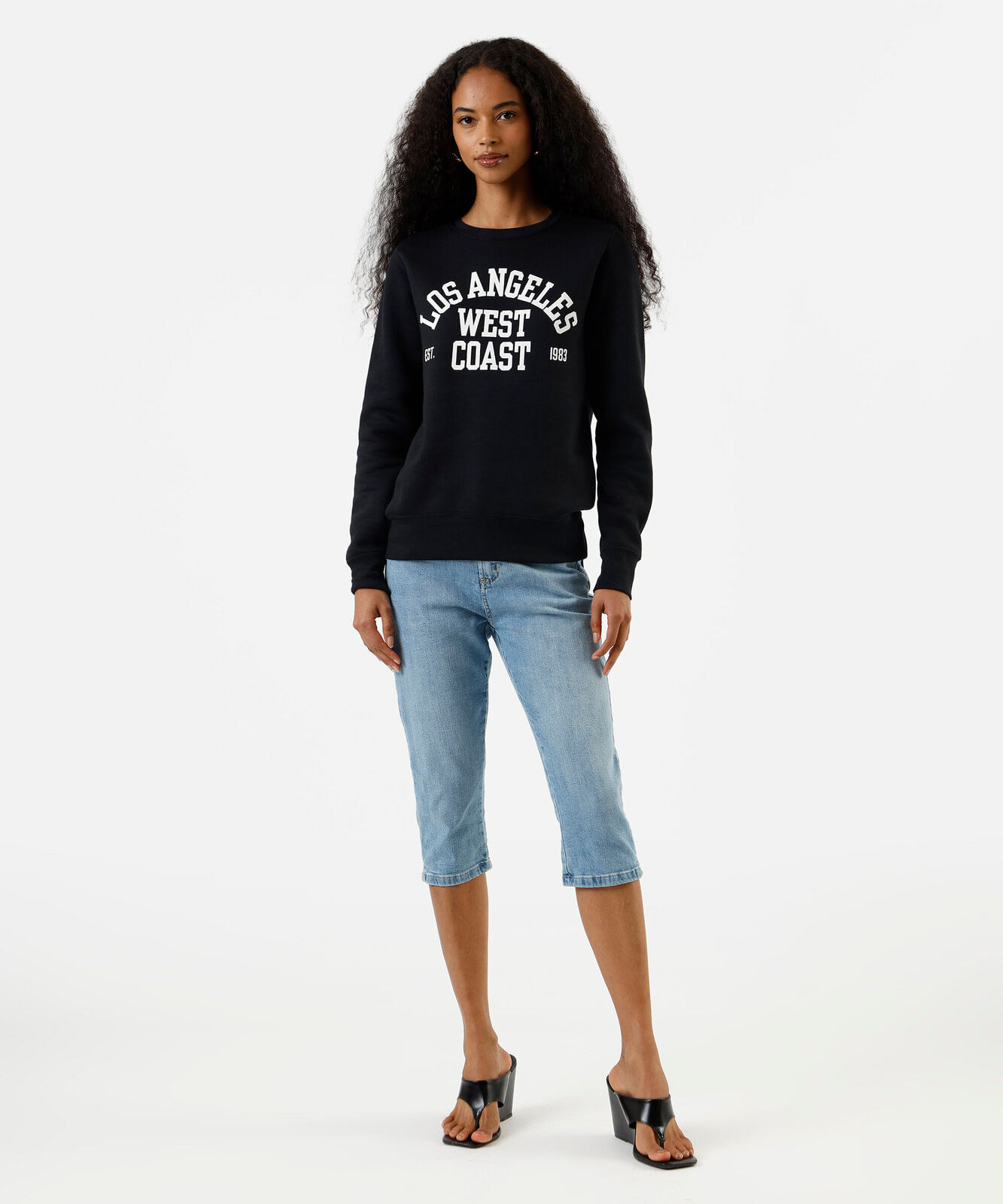 blusão feminino de moletom estampado preto