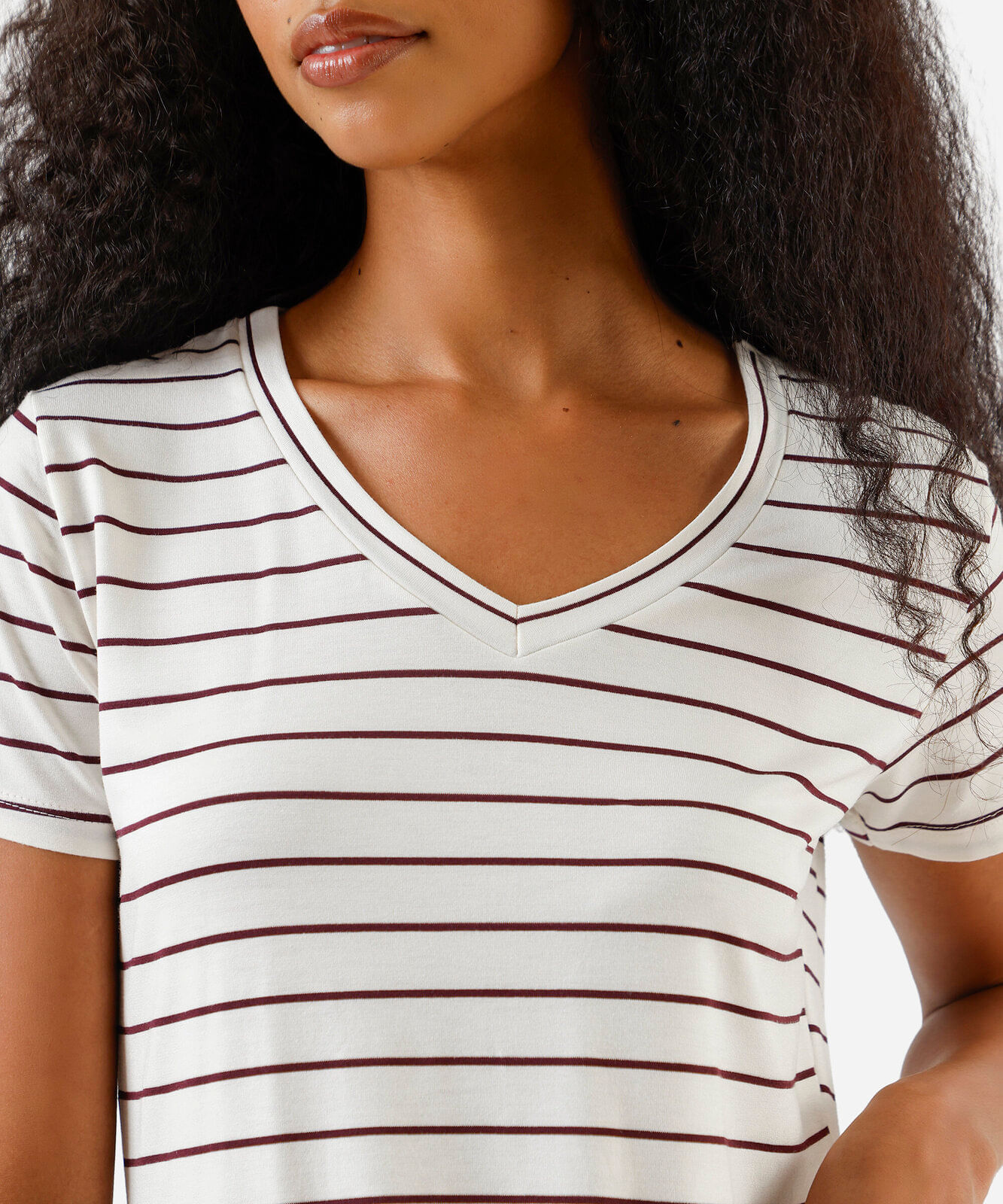 blusa feminina com viscose decote v listrada vinho