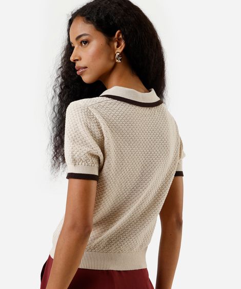 polo feminina de tricot texturizada bege