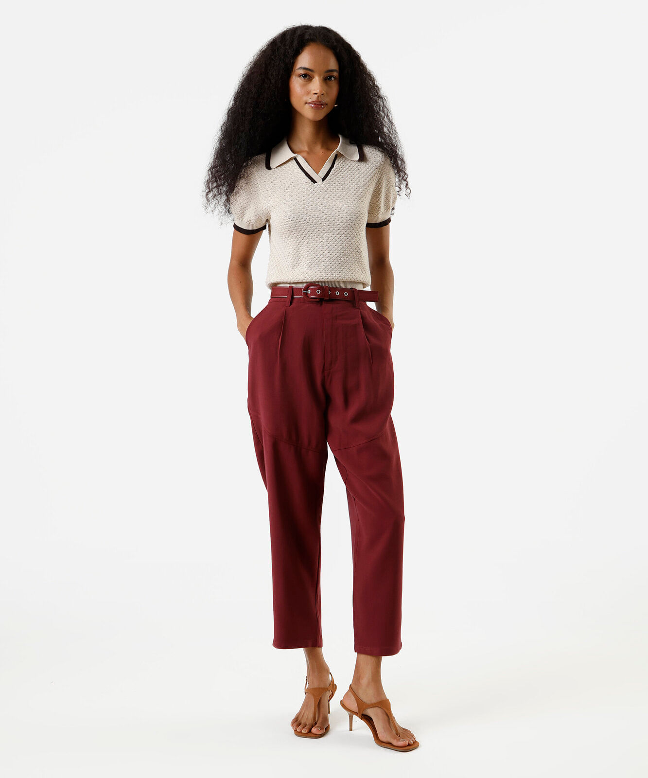 polo feminina de tricot texturizada bege