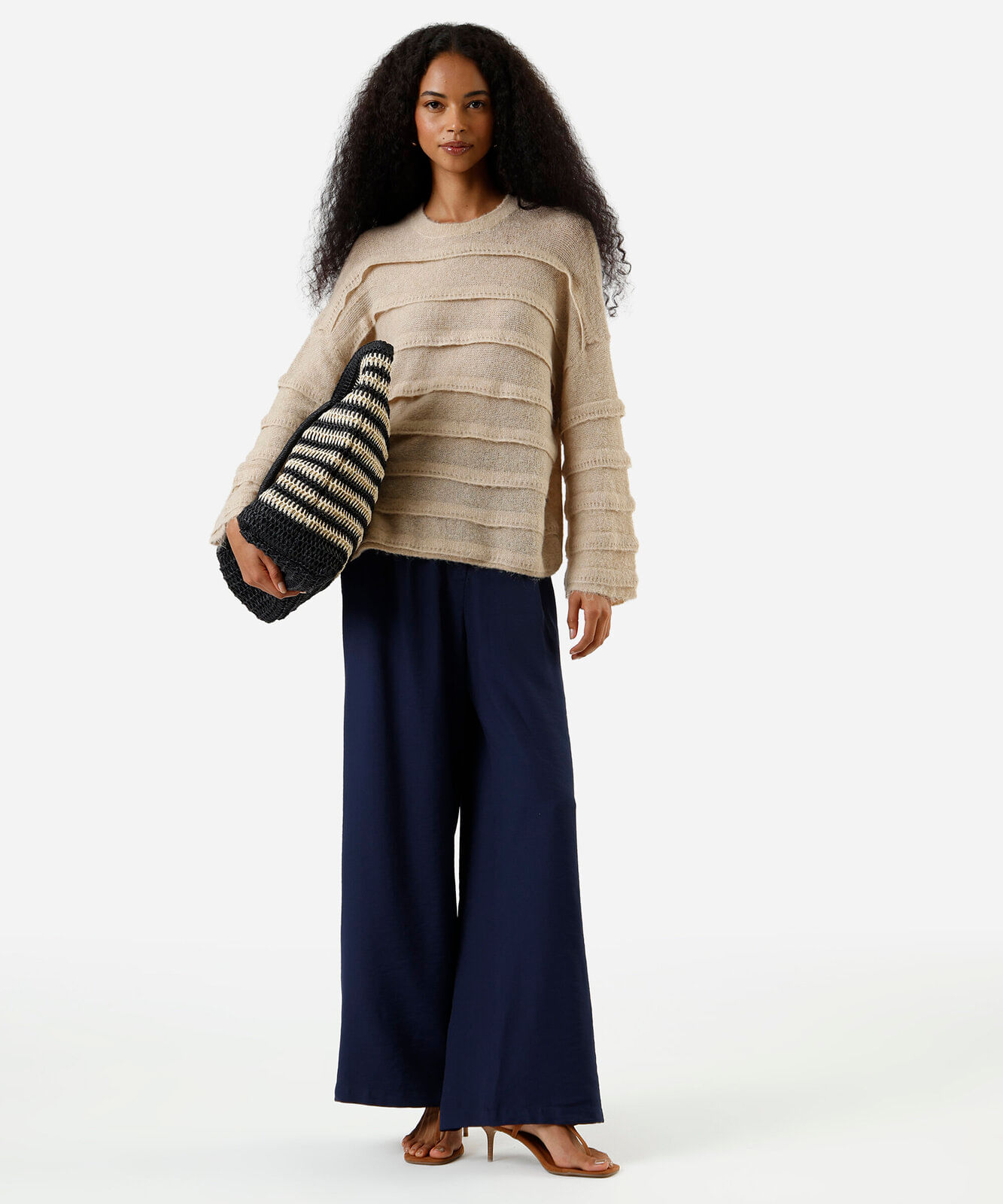 suéter feminino de tricot com babados bege