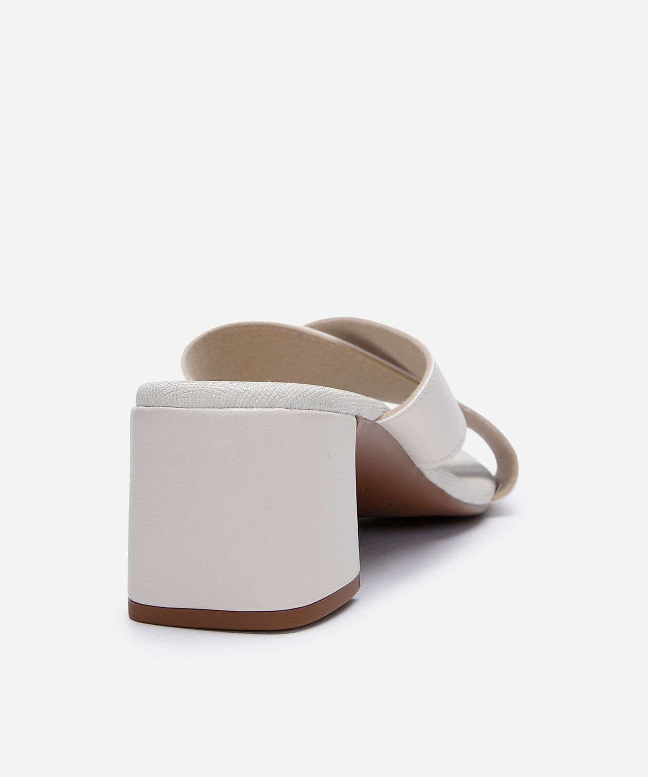 tamanco salto grosso moleca off white