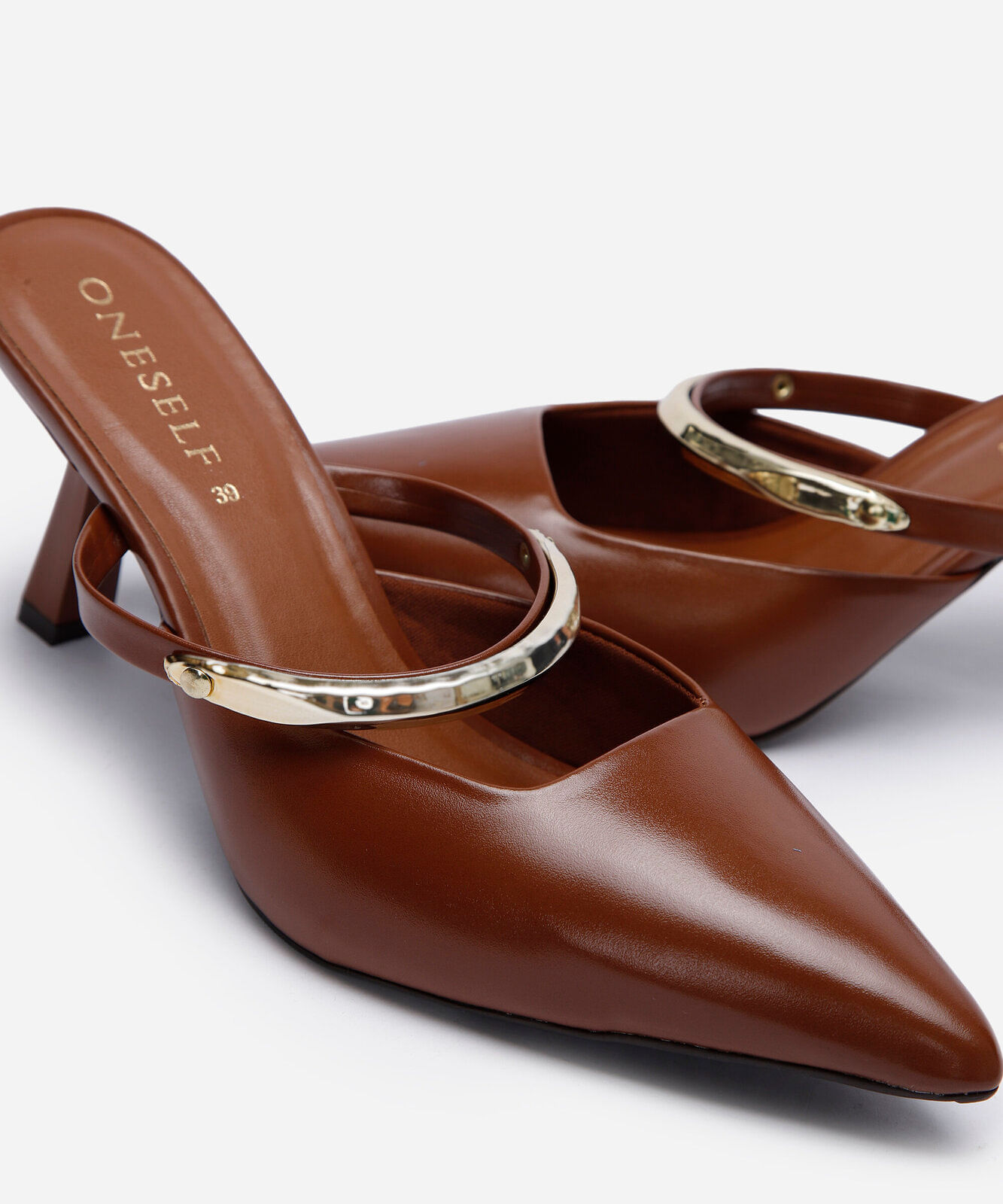 scarpin mule feminino bico fino salto fino marrom