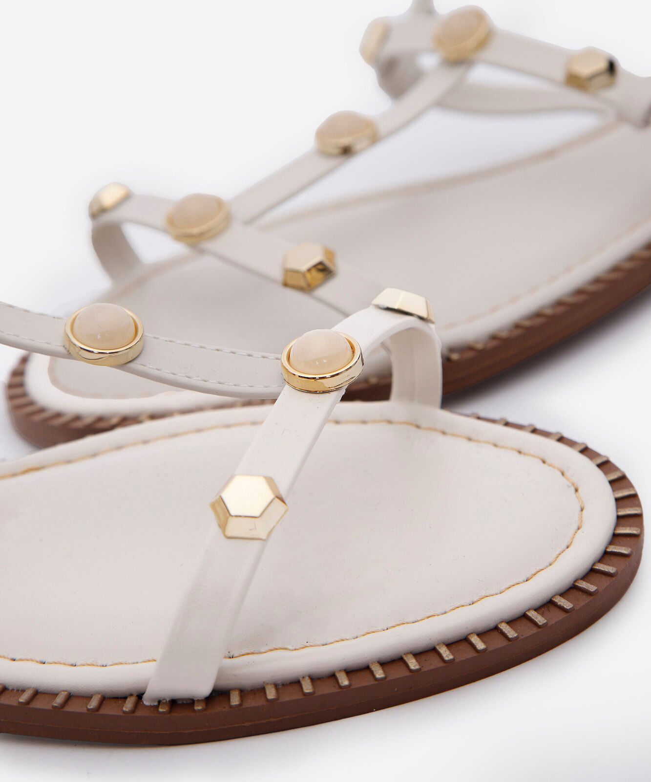 rasteirinha com tachas oneself off white