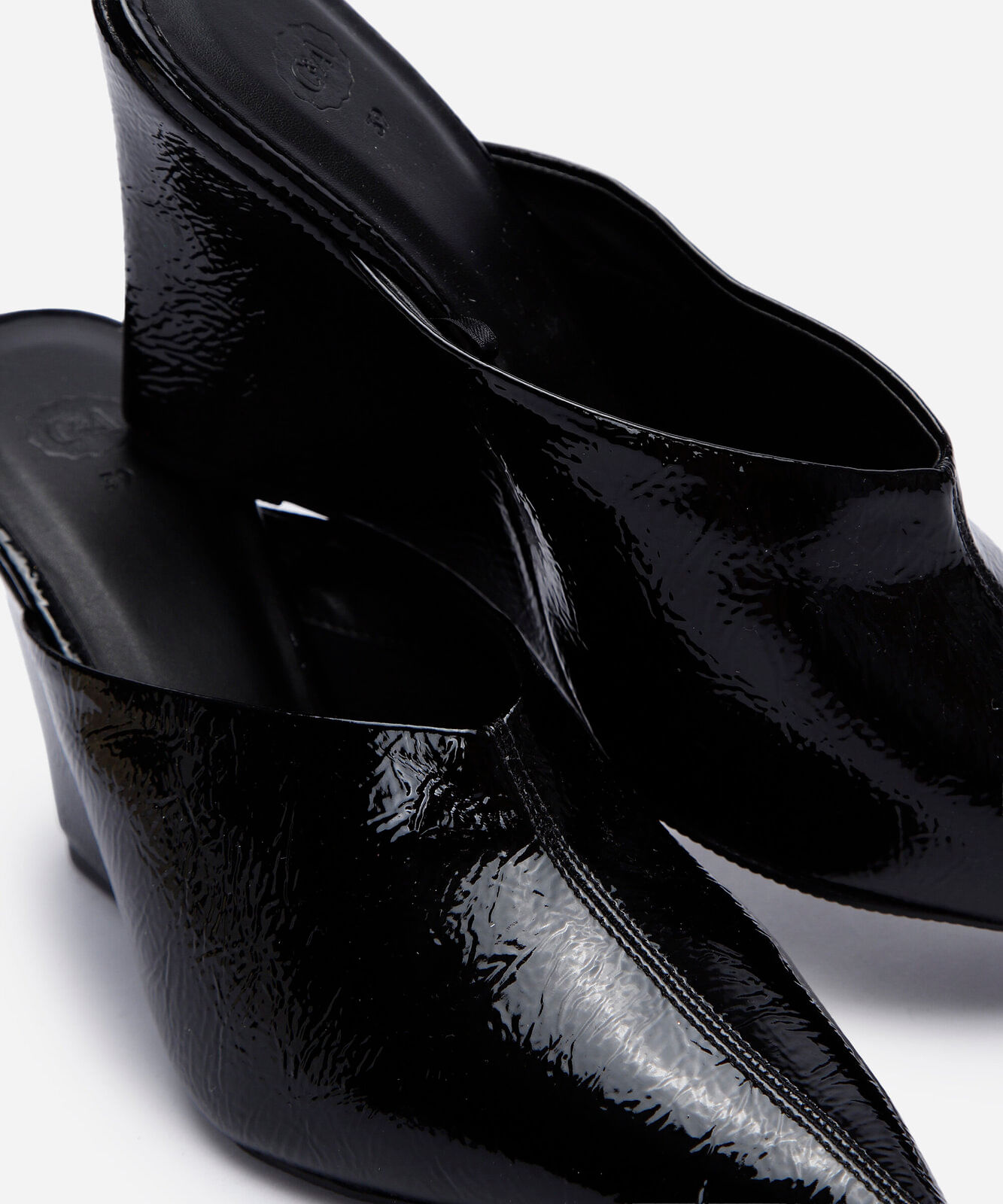 scarpin mule salto anabela preto