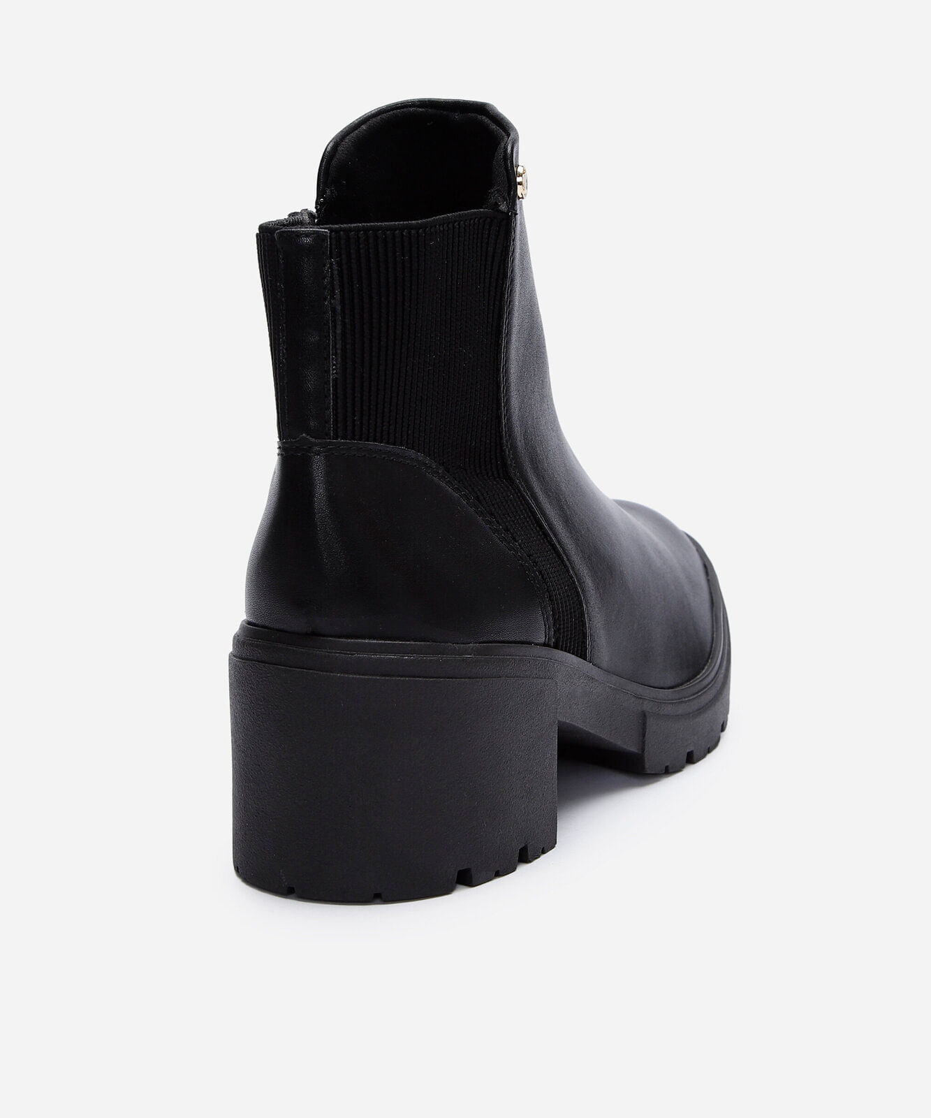 bota chelsea  cano curto via uno tratorada preta