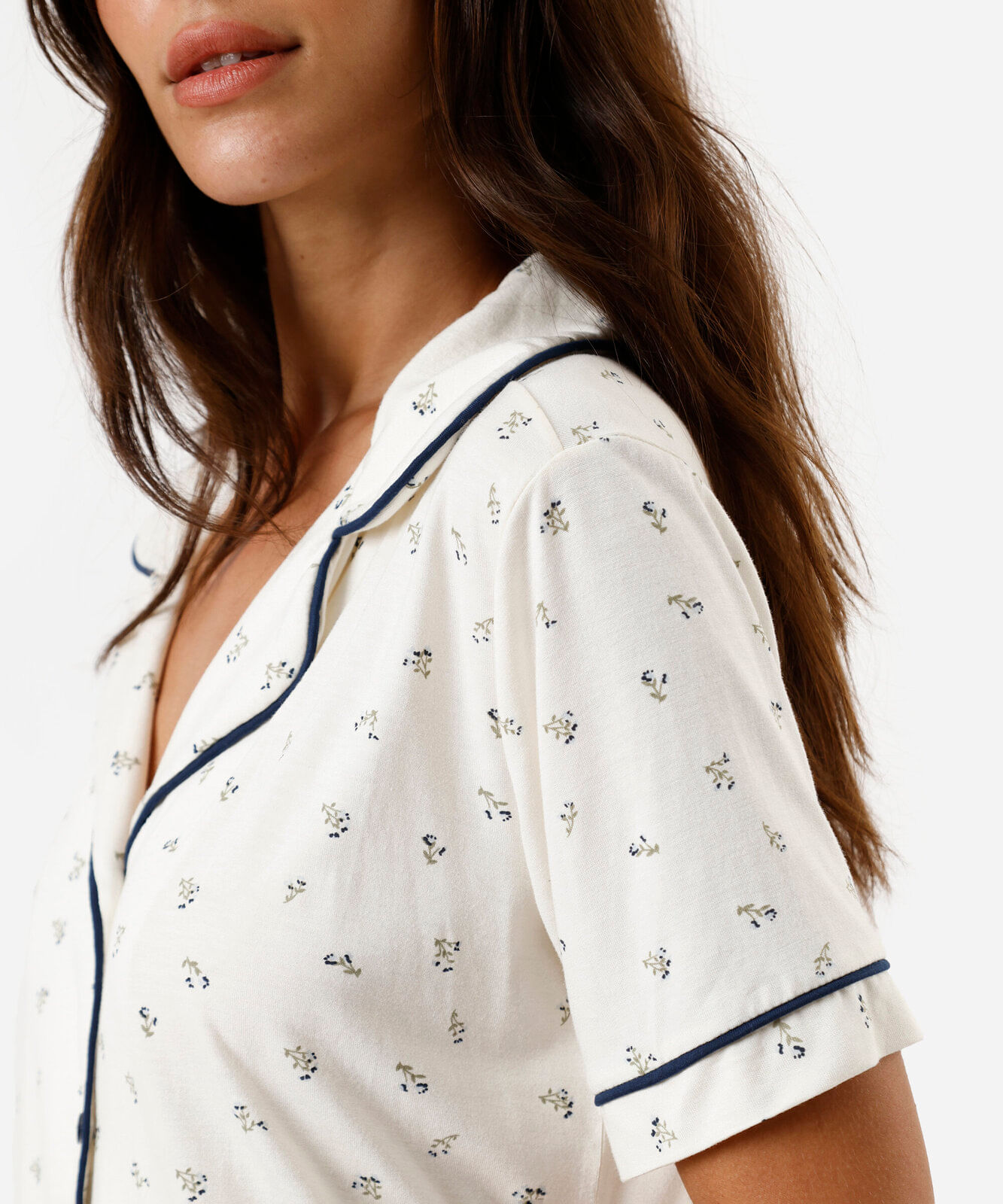 pijama curto americano feminino de viscose  floral off white