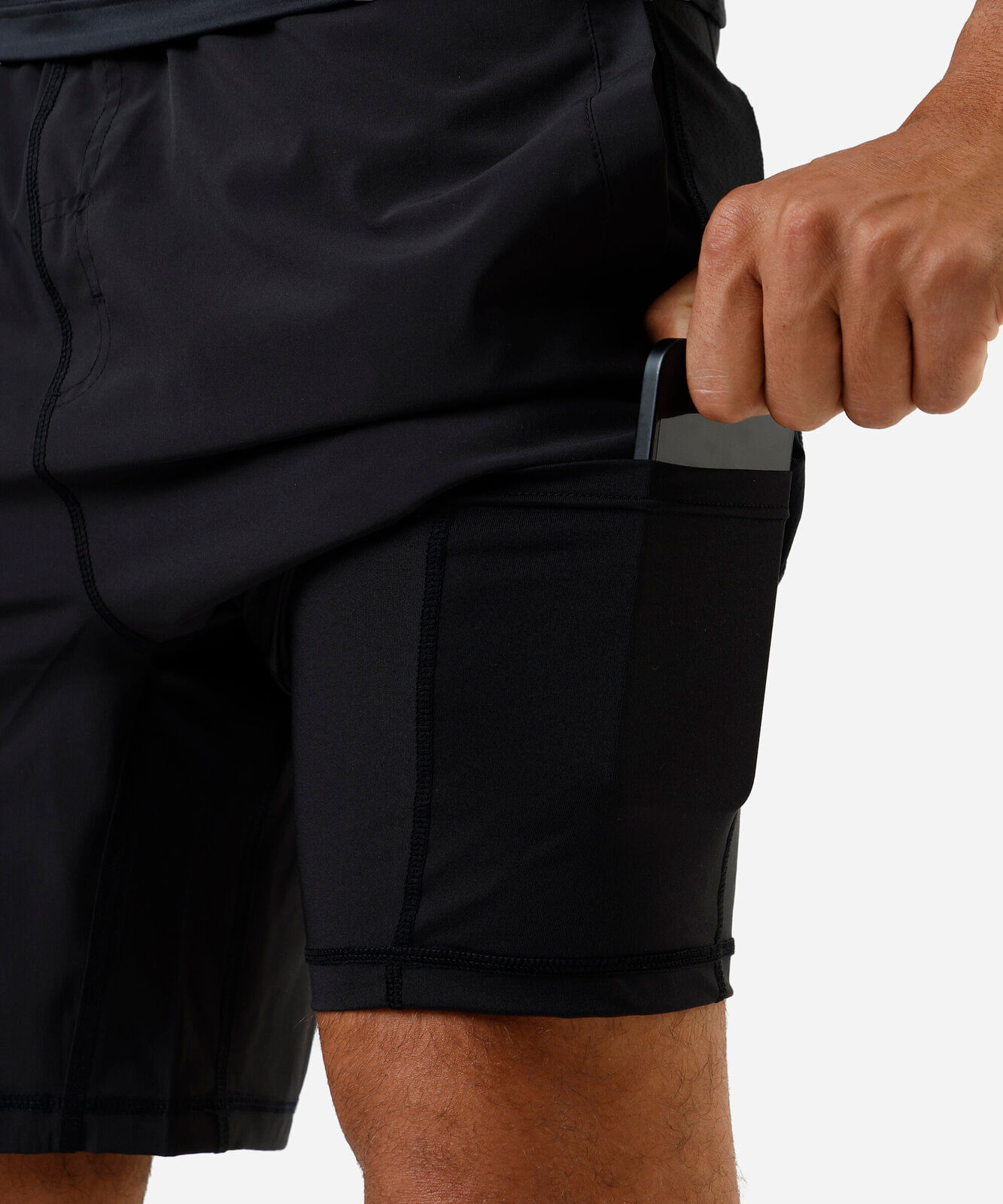 bermuda masculina esportiva com bolsos preta