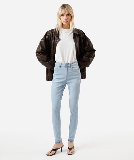 calça skinny feminina jeans com barra a fio cintura alta azul