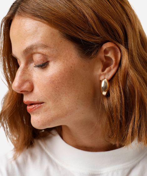 brinco oval click dourado