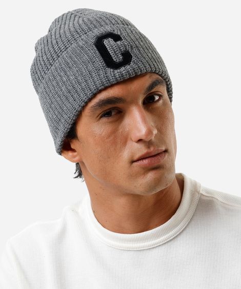 gorro de tricot com bordado cinza