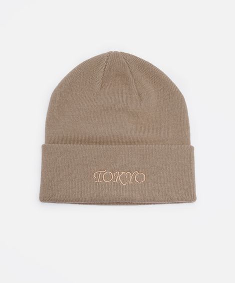 gorro de tricot com bordado bege