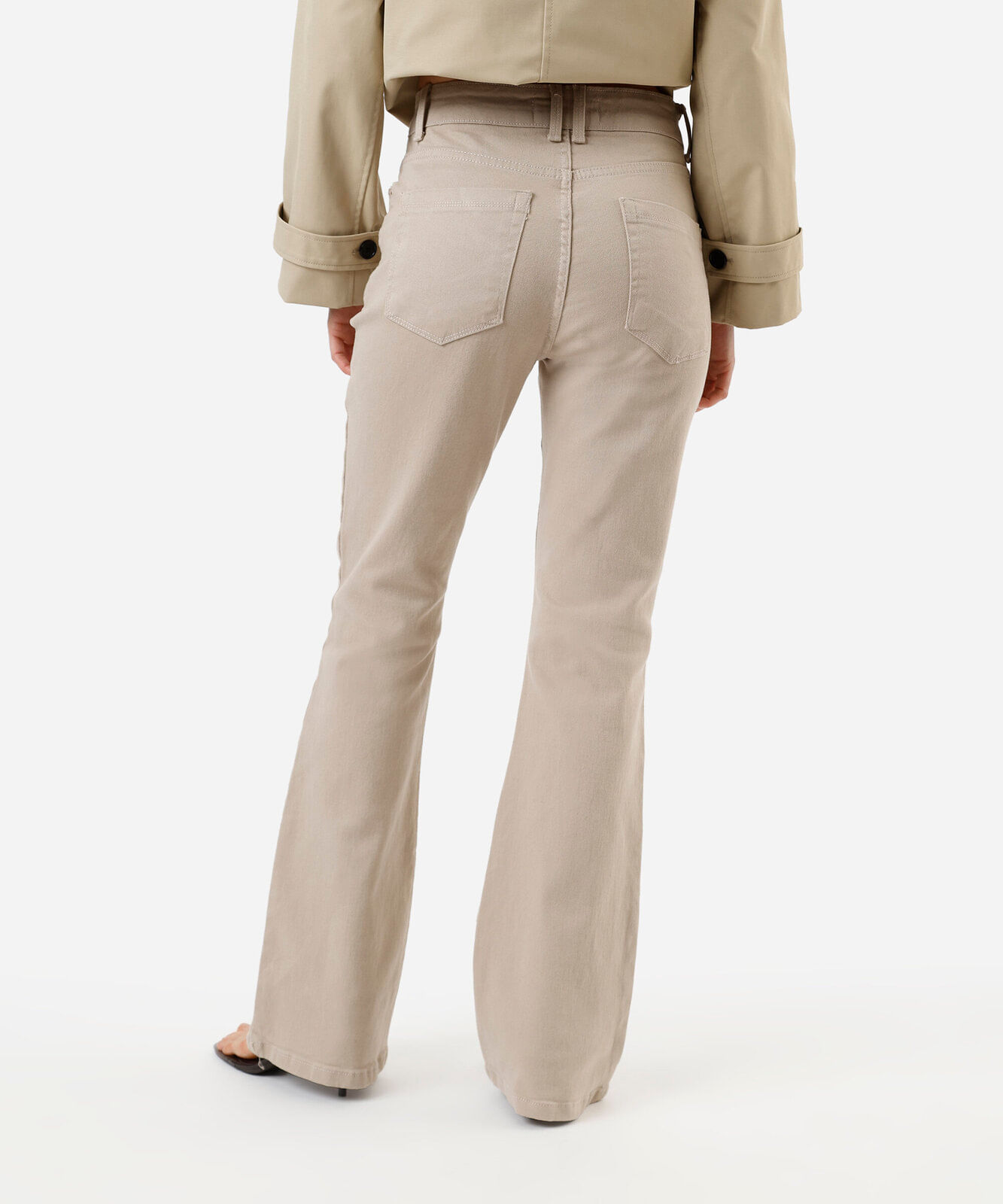 calça flare feminina de sarja cintura alta bege
