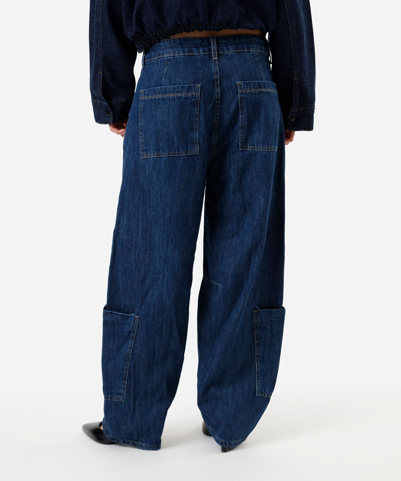 calça barrel feminina jeans com bolso deslocado cintura média azul