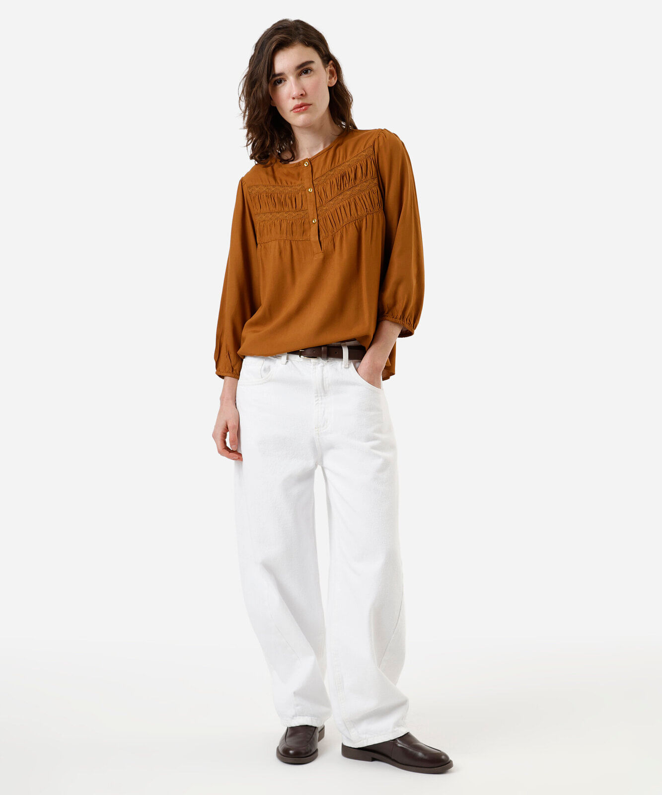 blusa feminina de viscose com renda marrom