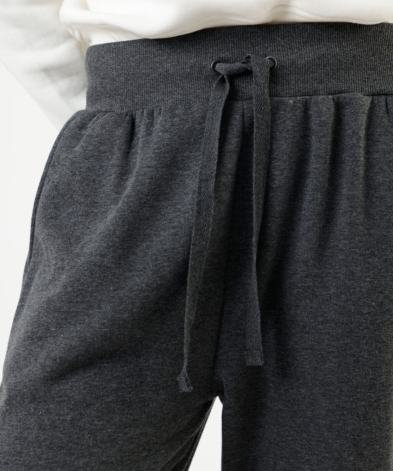 calça de moletom jogger com felpa - chumbo