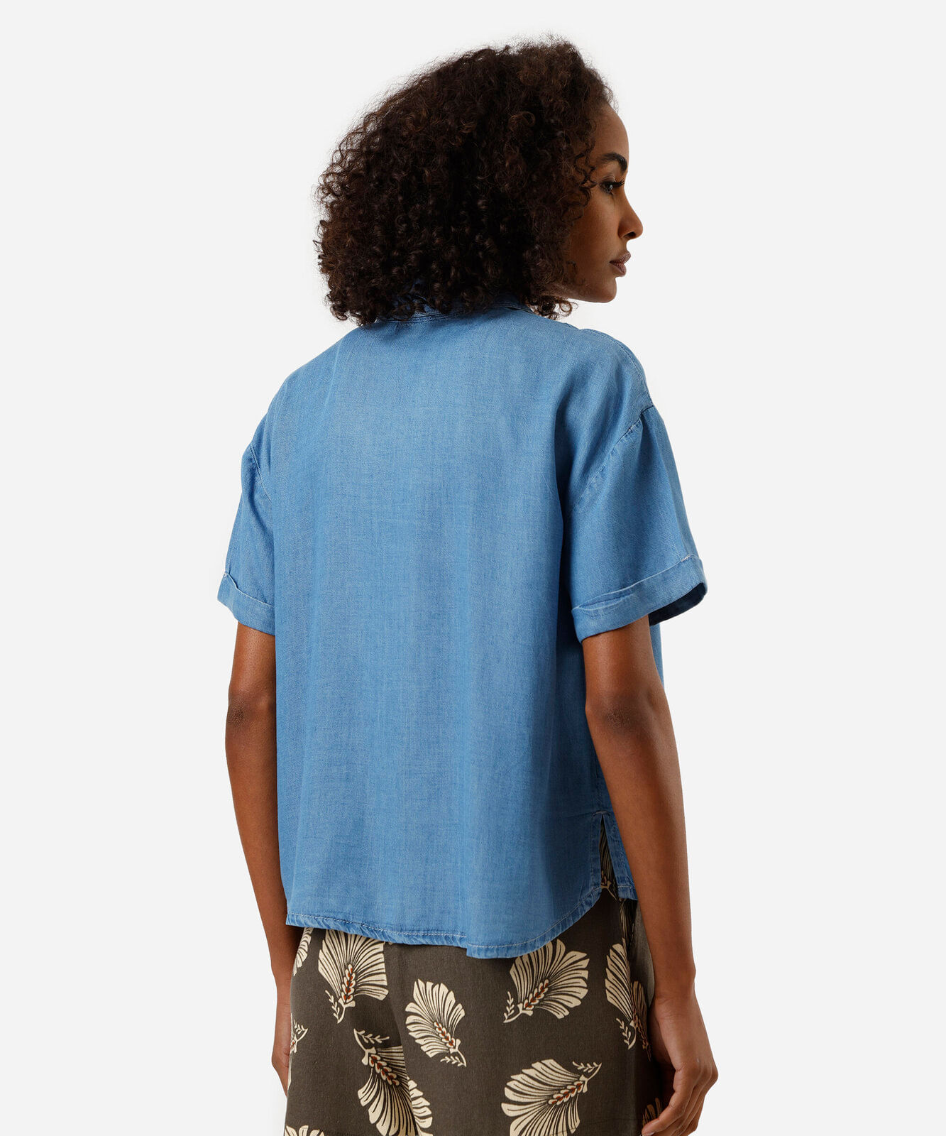 camisa jeans manga curta azul