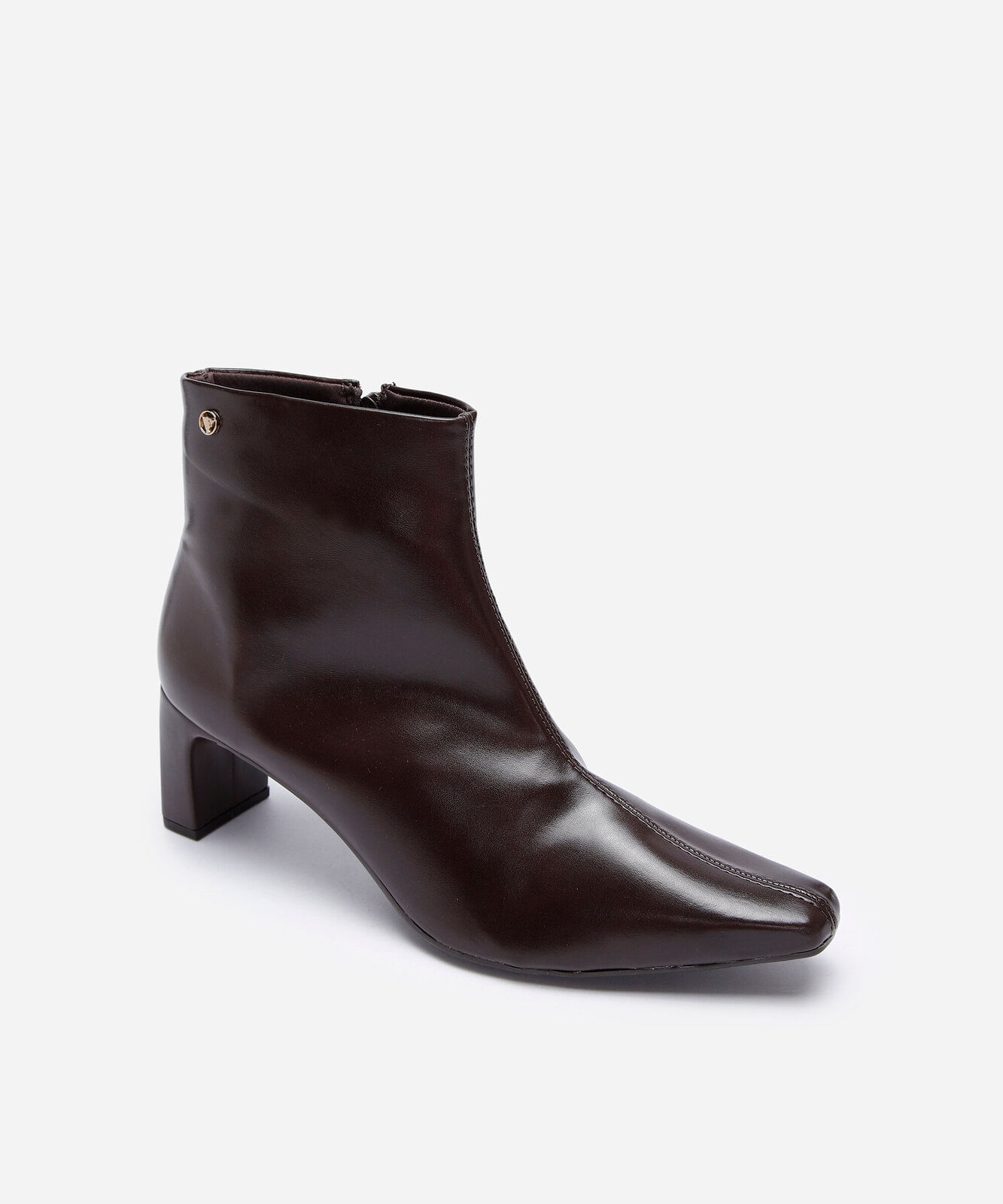 bota cano curto bico fino salto grosso via uno marrom