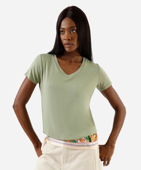 camiseta básica manga curta decote v verde