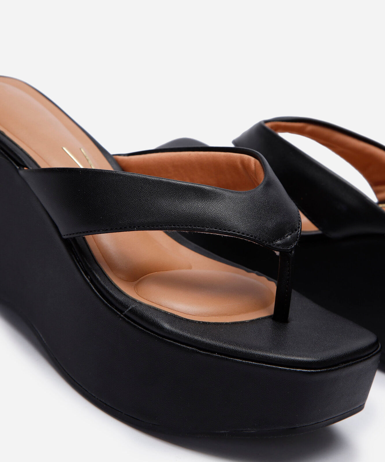 tamanco plataforma vizzano preto